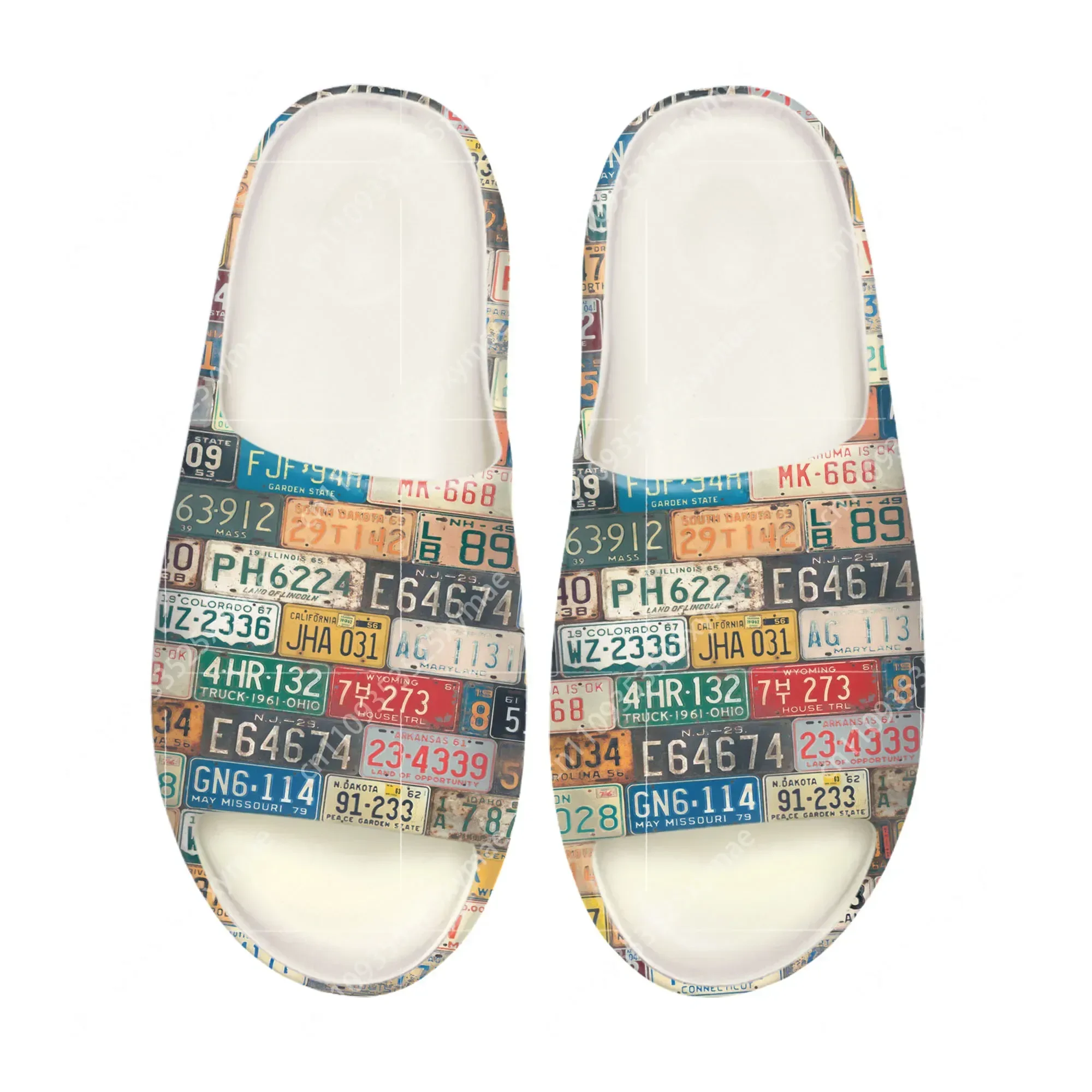 Mens Fashion Sandals - รองเท้าแตะพื้นนิ่มลายป้ายทะเบียนรถยนต์ รองเท้าลำลองแบบสวมใส่ในบ้าน รองเท้ากันน้ำแบบสั่งทำได้ สำหรับผู้ชาย ผู้หญิง วัยรุ่น